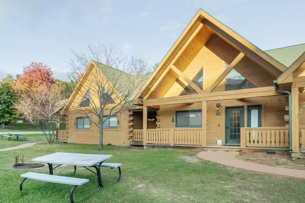 602 Yogi Circle, Warrens