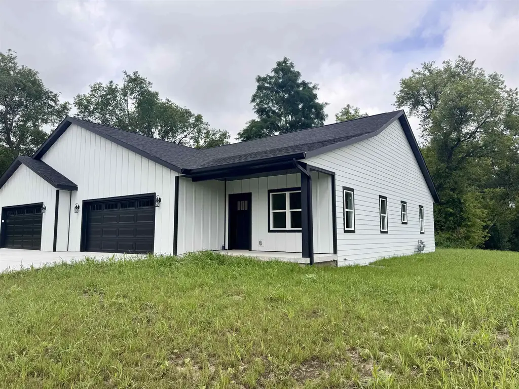 705 Mayapple Drive, Janesville