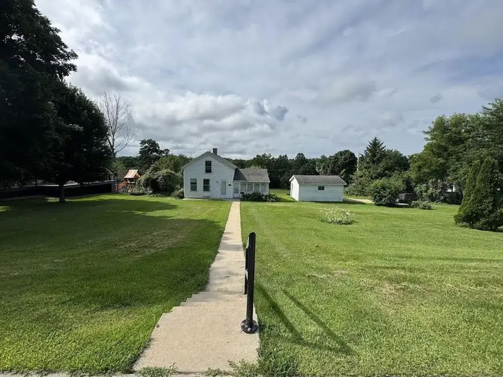 409 E Division Street, Dodgeville