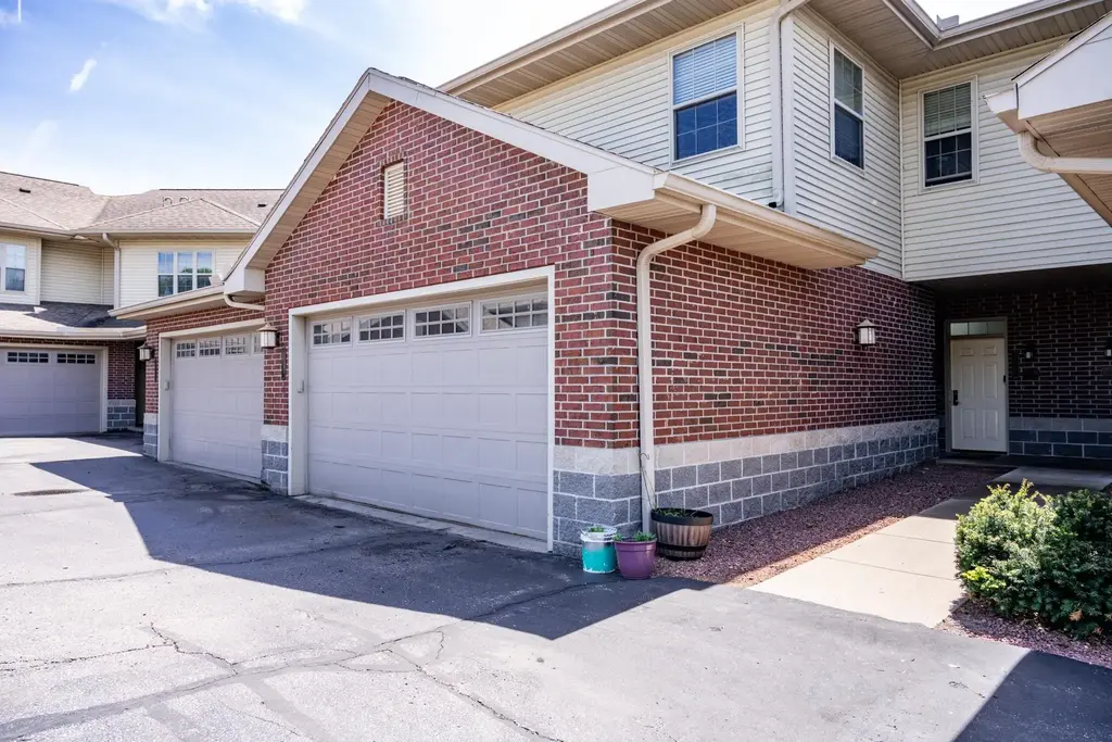 #203 - 670 E Lake Avenue, Lake Delton