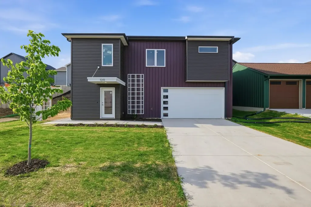 120 Boneset Avenue, Poynette