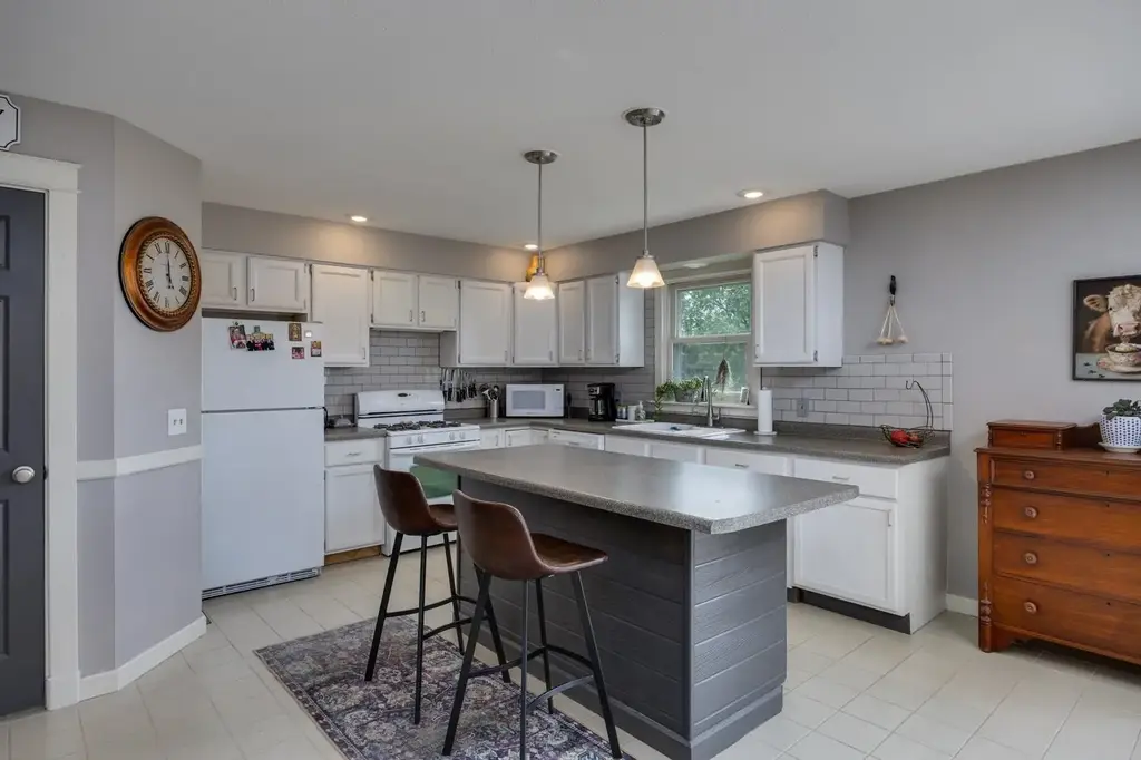 5909 N Violet View Drive, Harmony