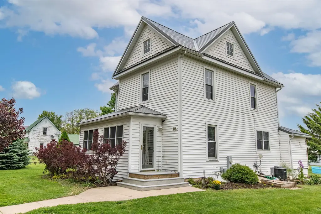 210 Commerce Street, Rewey