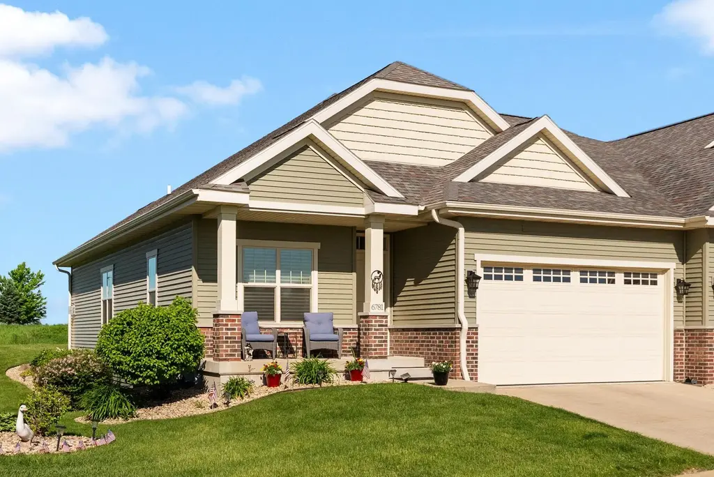 6781 Village Walk Lane, DeForest