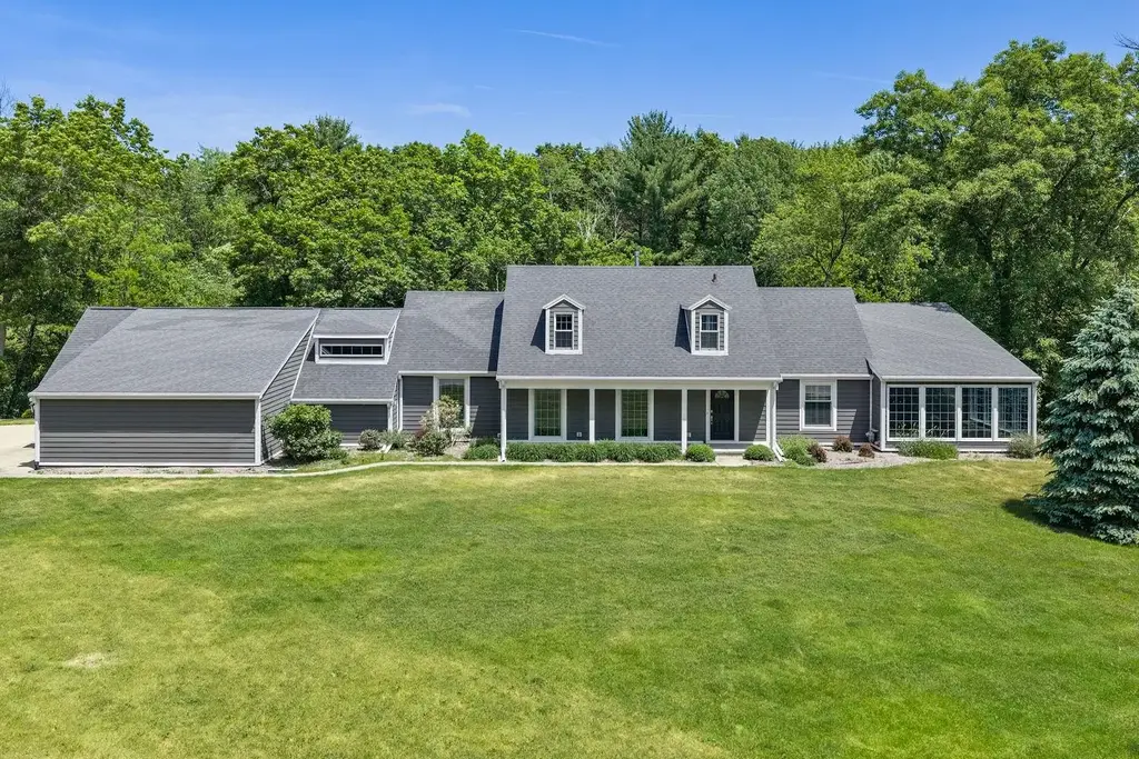 214 Windy Hill Road, Wisconsin Dells