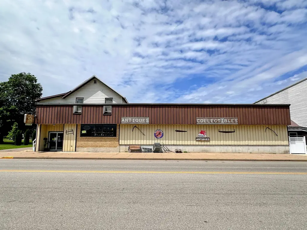 105 W Guard Street, Wauzeka