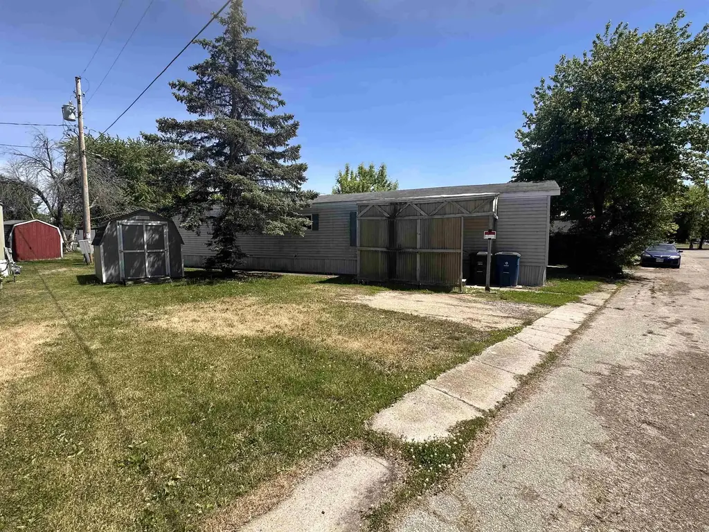 14 Mulberry Lane, Omro