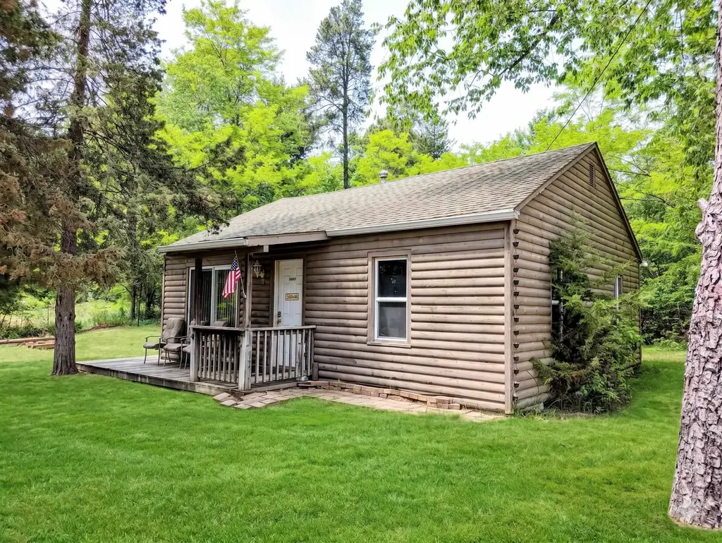 1087 E Hiawatha Drive, Lake Delton