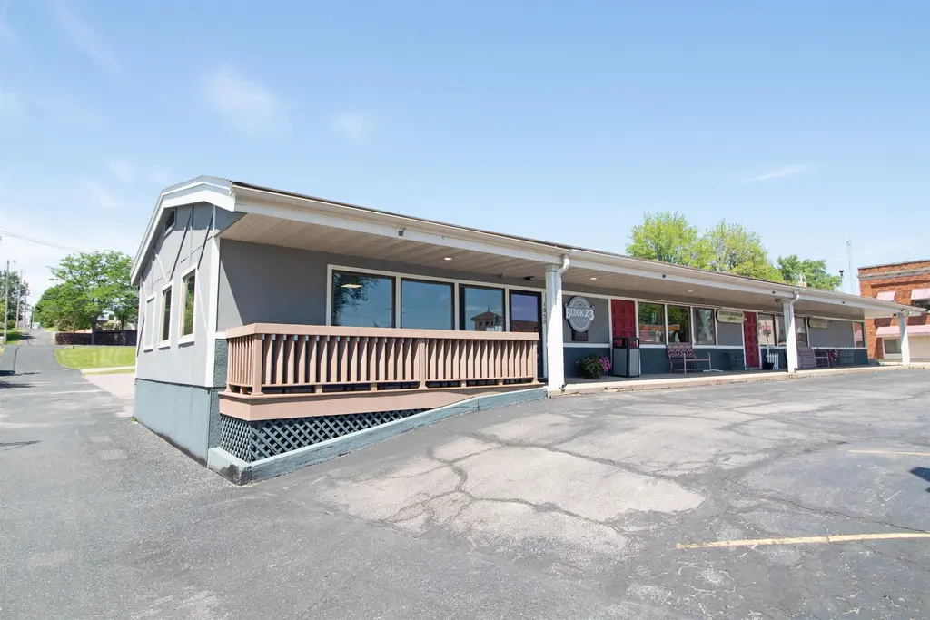 1050 Wachter Avenue, Plain