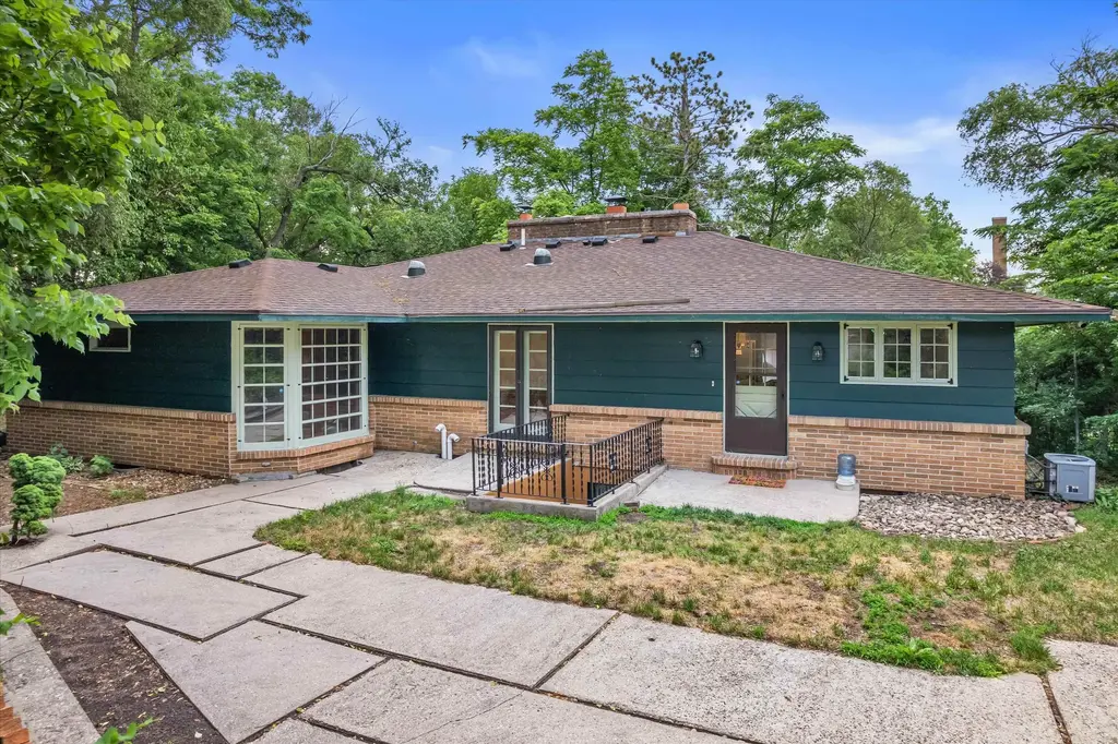 307 Prospect Avenue, Janesville