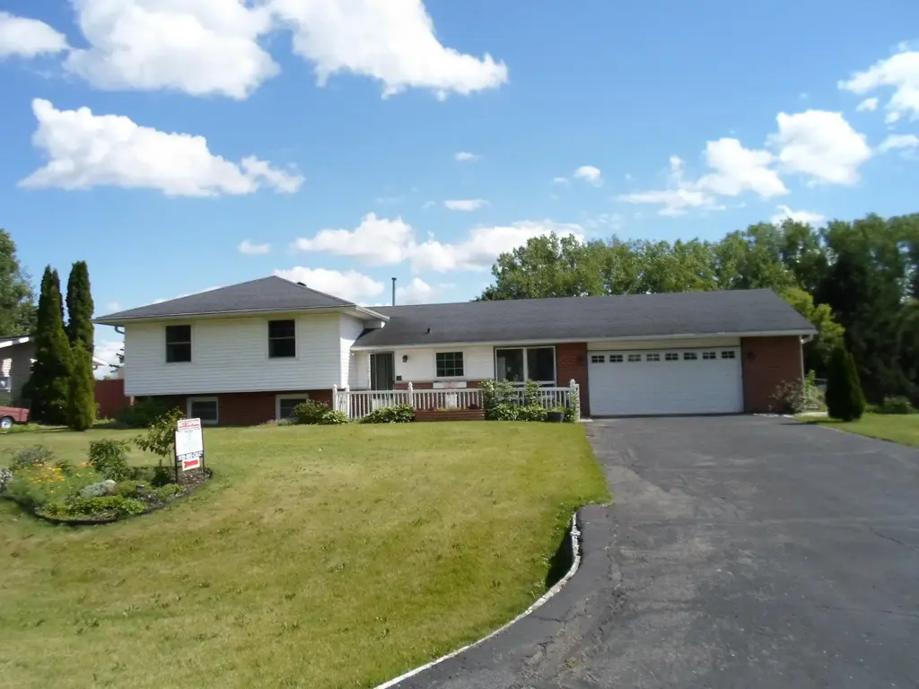 W8889 Gossfeld Lane, Beaver Dam