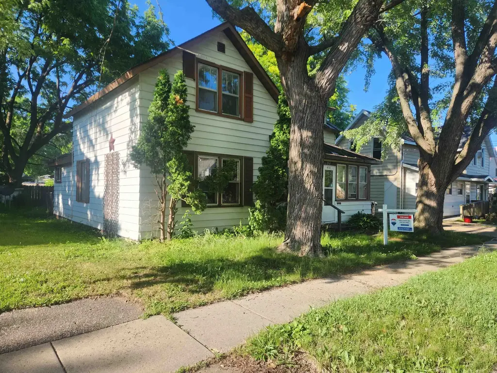 415 West Avenue, Mauston