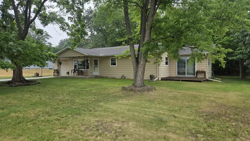 36 Pine Drive, Montello