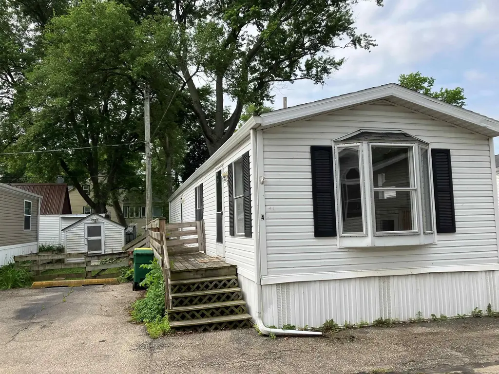 #4 - 2120 S Riverside Drive, Beloit