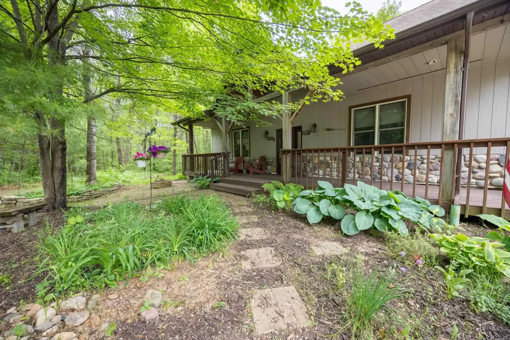 W4989 County Road Z, Beecher