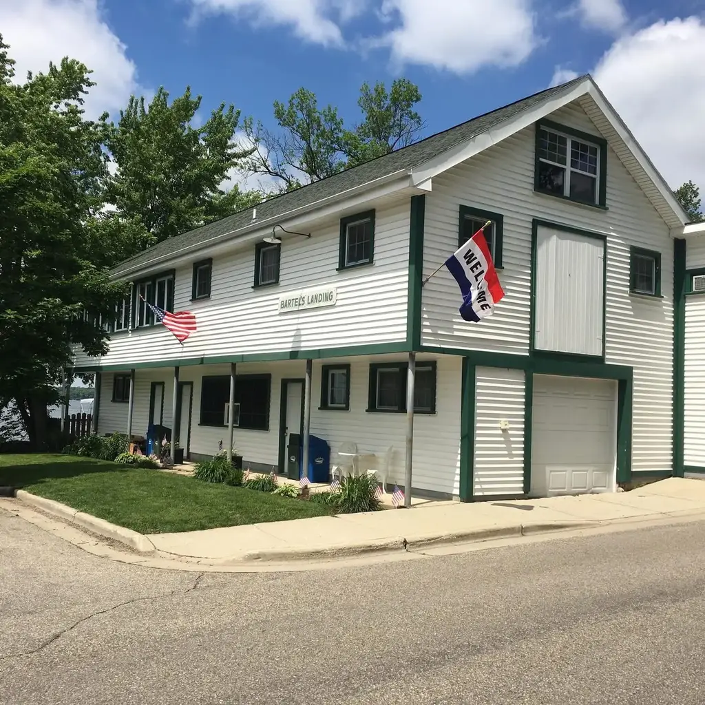 123 S Ferry Drive, Lake Mills