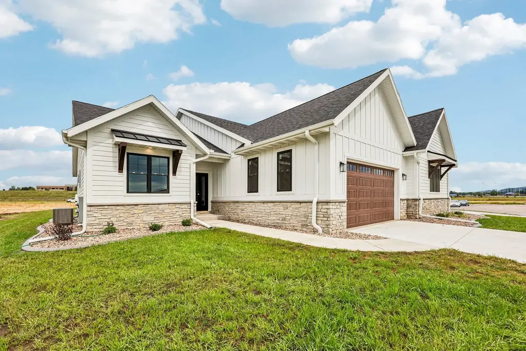 #lot2 - 2415 Bluestem Crossing, Prairie du Sac