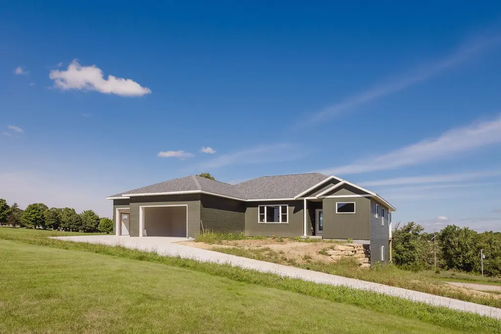 102 Diamond Oaks Drive, Dodgeville