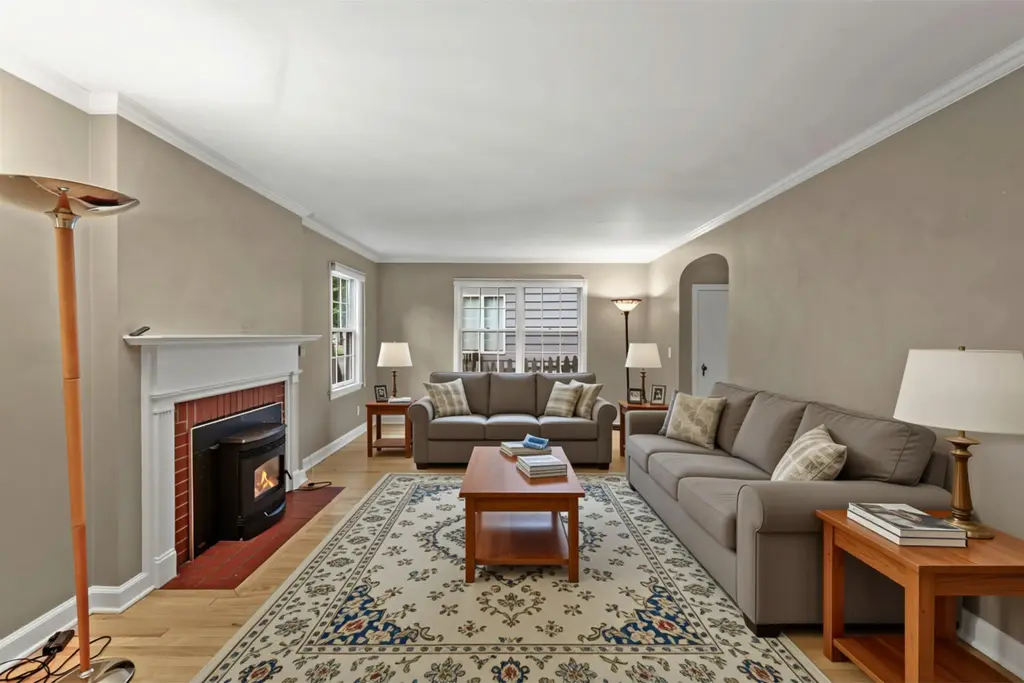 4138 Hiawatha Drive, Madison