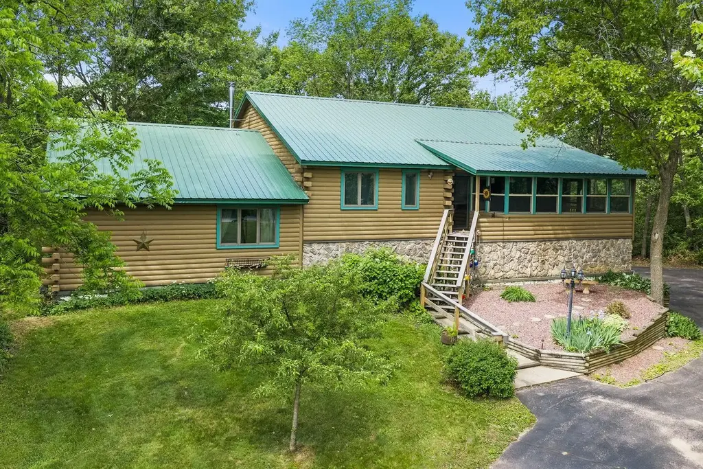 S3109 Buckhorn Road, Delton