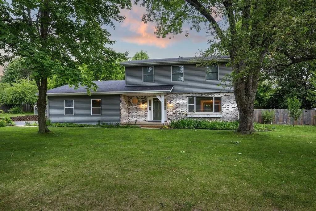 Photo of Listing #2025920