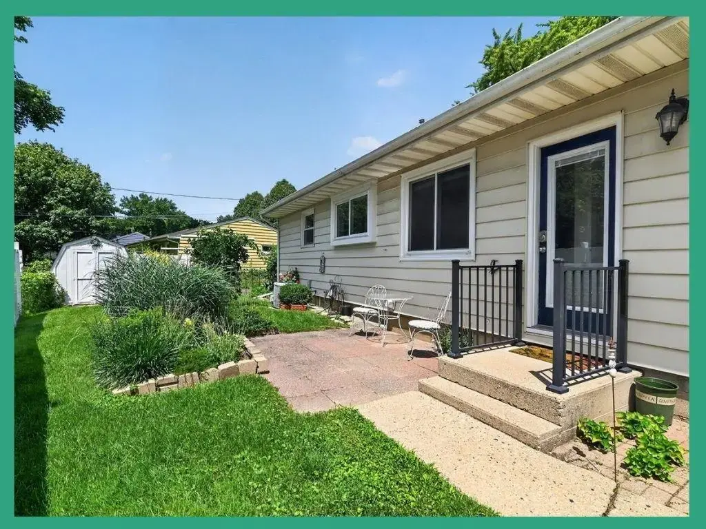 400 Frost Woods Road, Monona