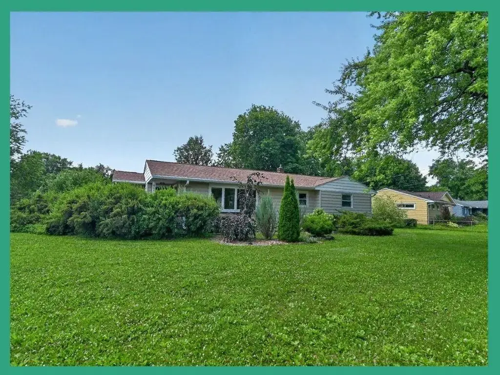 400 Frost Woods Road, Monona