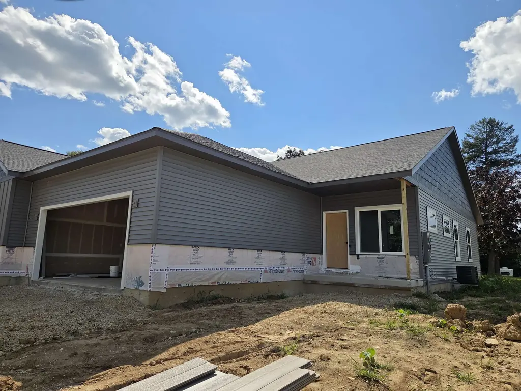 25 Rock River Drive, Edgerton
