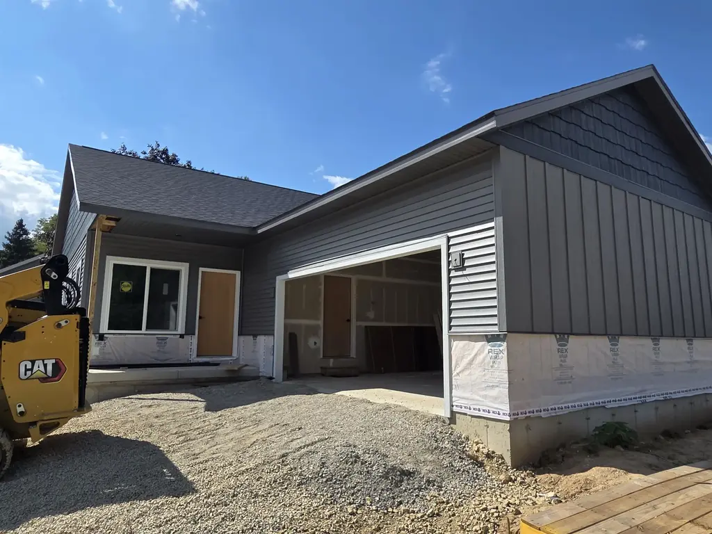 29 Rock River Drive, Edgerton