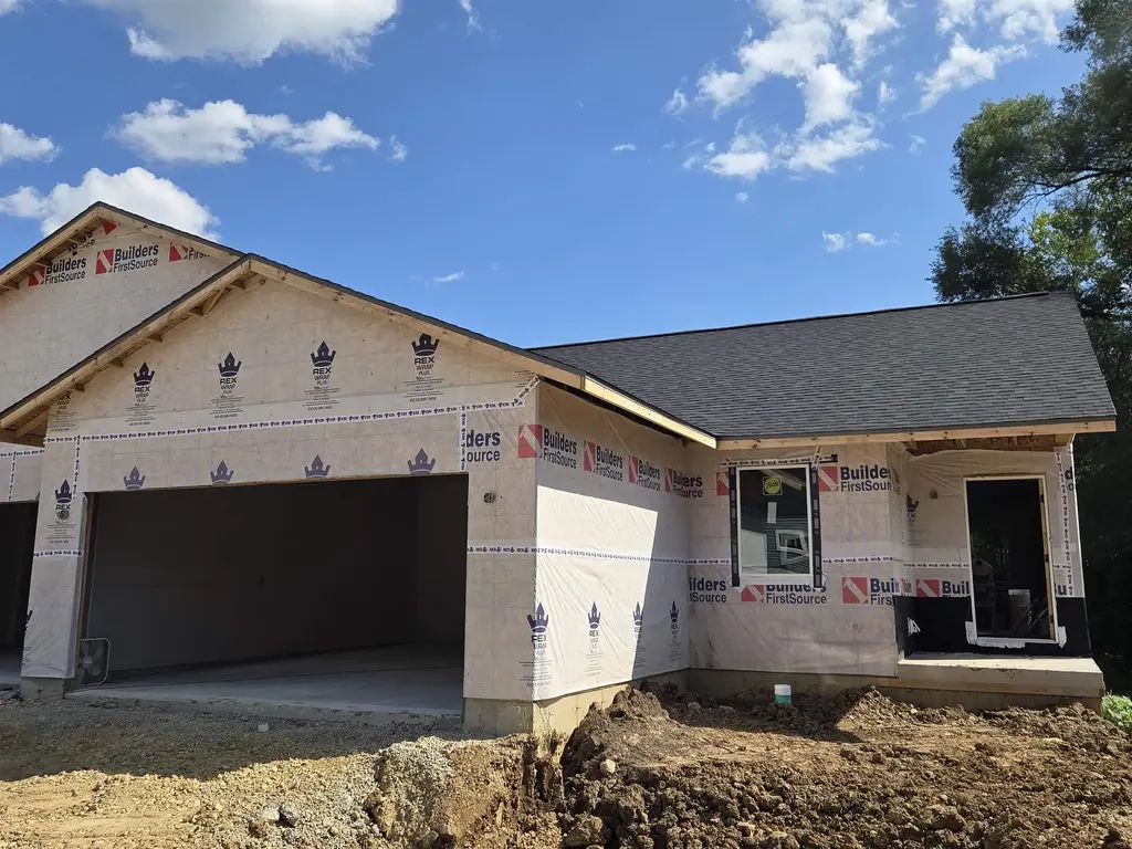 37 Rock River Drive, Edgerton