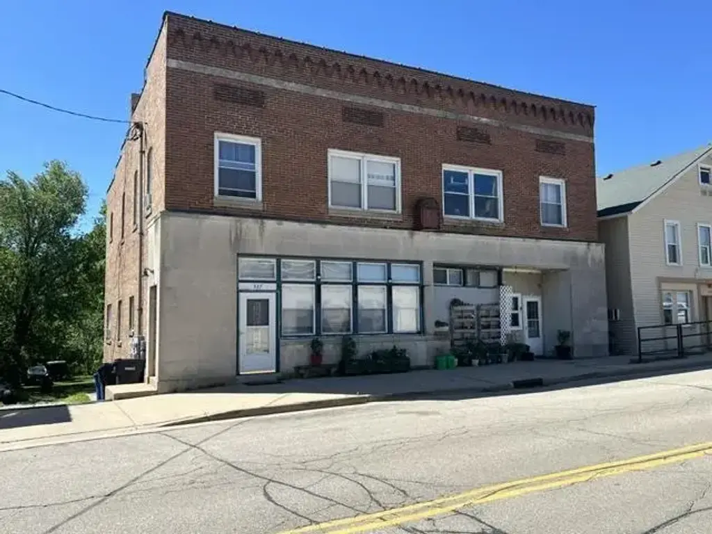 537 S Main Street, Fall River