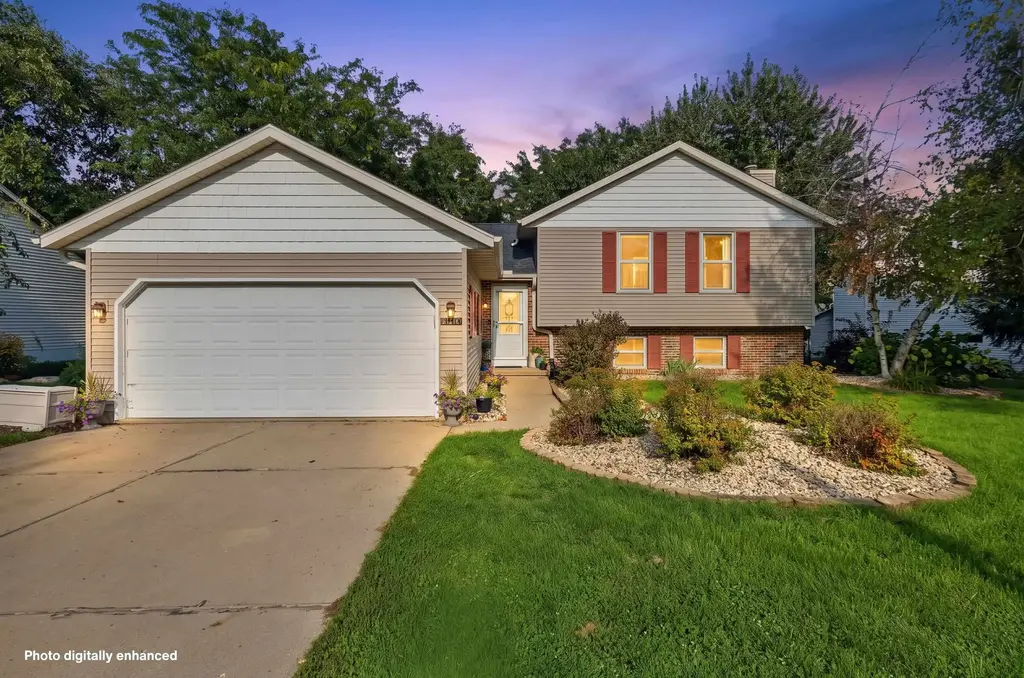1707 Norse Parkway, Stoughton