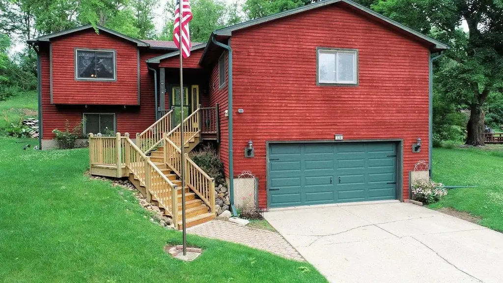 338 South Street, DeForest