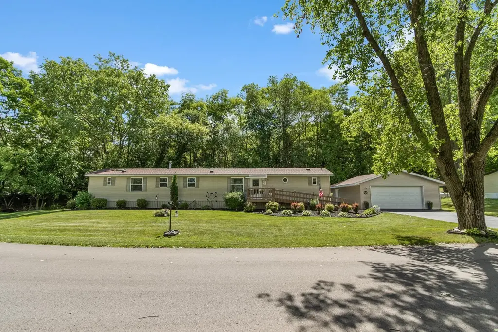#35 - S1903 County Road A, Delton