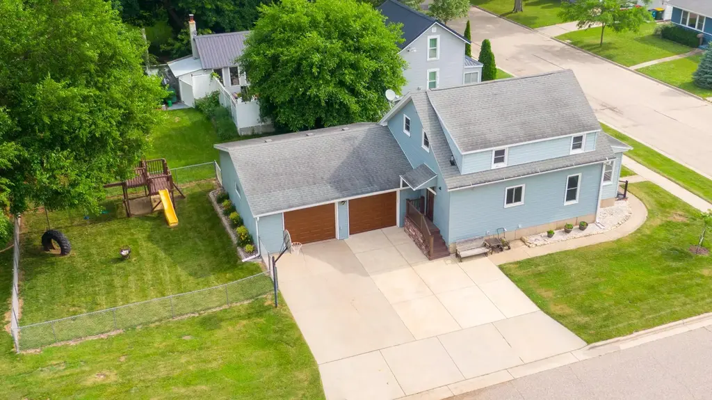621 Dallas Street, Sauk City