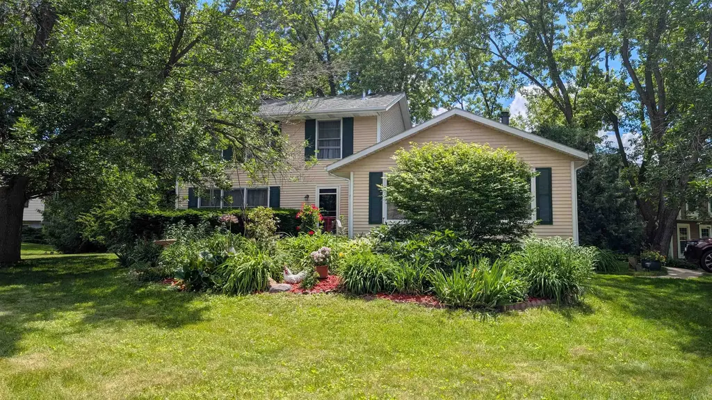 420 Melody Lane, Verona