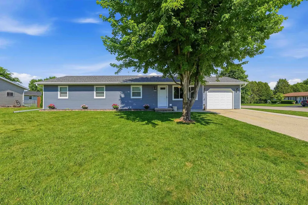 1103 Lombardi Lane, Beaver Dam