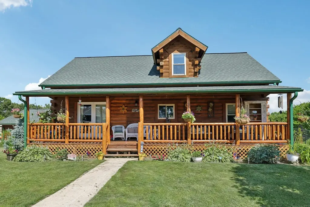615 Lakeview Avenue, Merrimac