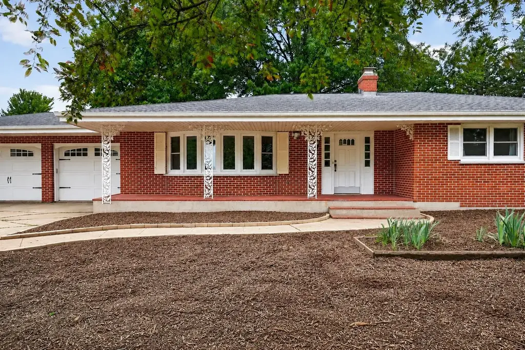 726 Rockshire Drive, Janesville