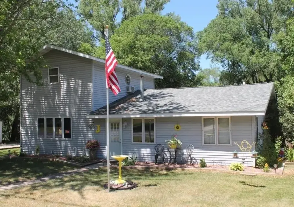 105 E Park Street, Montello