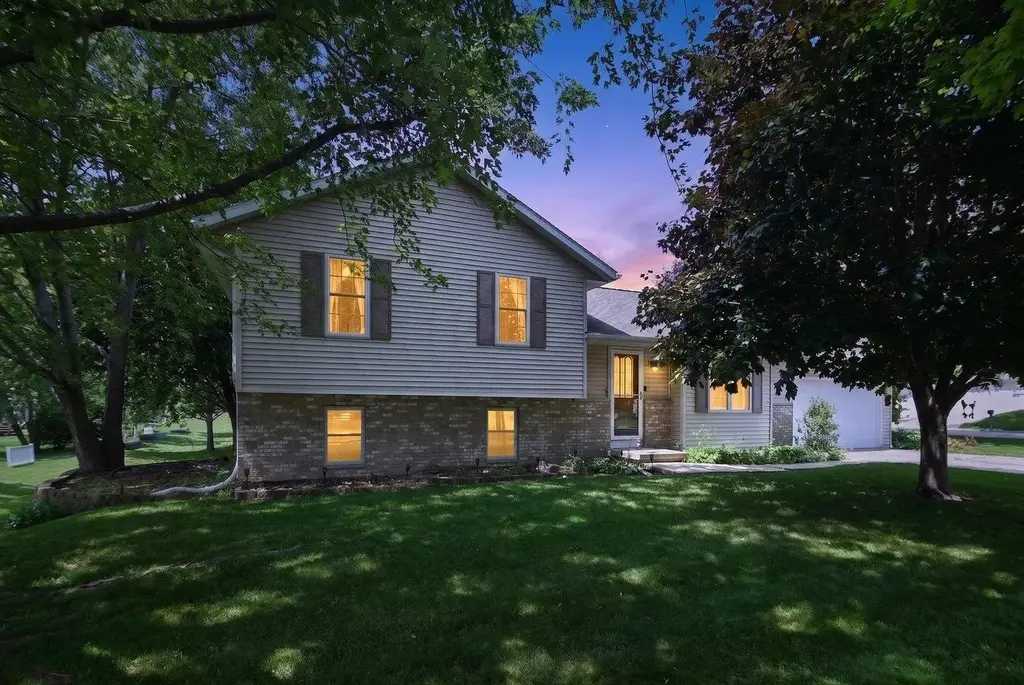 903 Crysta Trail, Cottage Grove