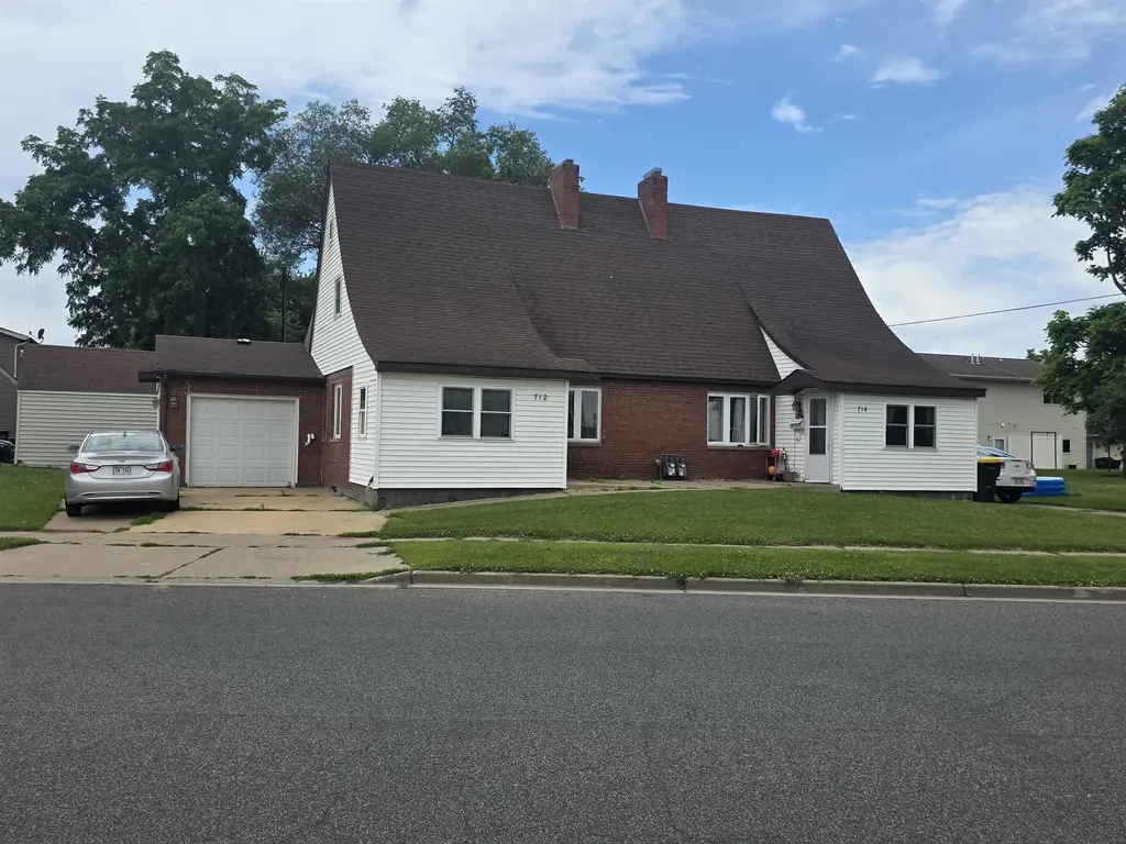 712/714 N Glendale Avenue, Tomah