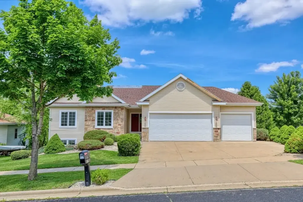 417 Skyview Drive, Waunakee