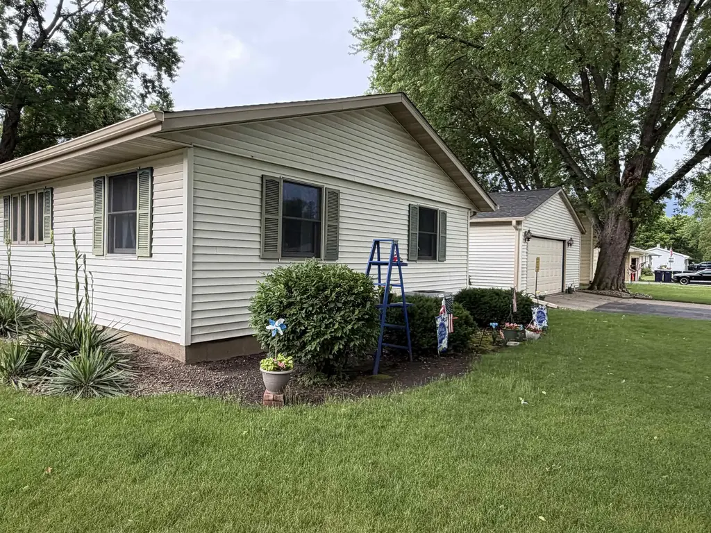 3414 Ruger Avenue, Janesville