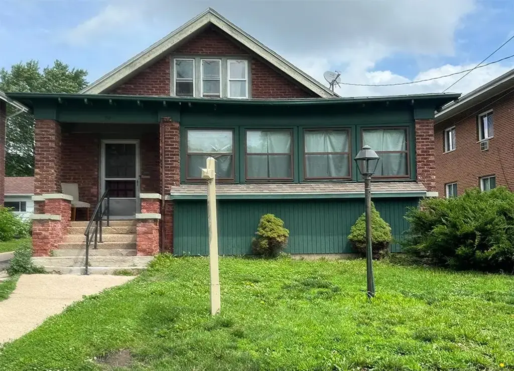 359 W Grand Avenue, Beloit