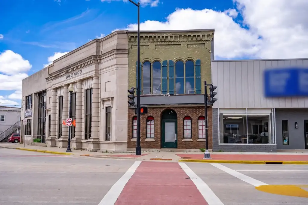 102 W State Street, Mauston