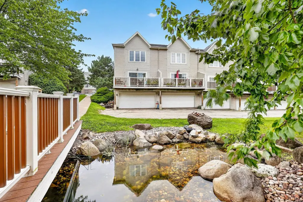 5475 Caddis Bend, Fitchburg