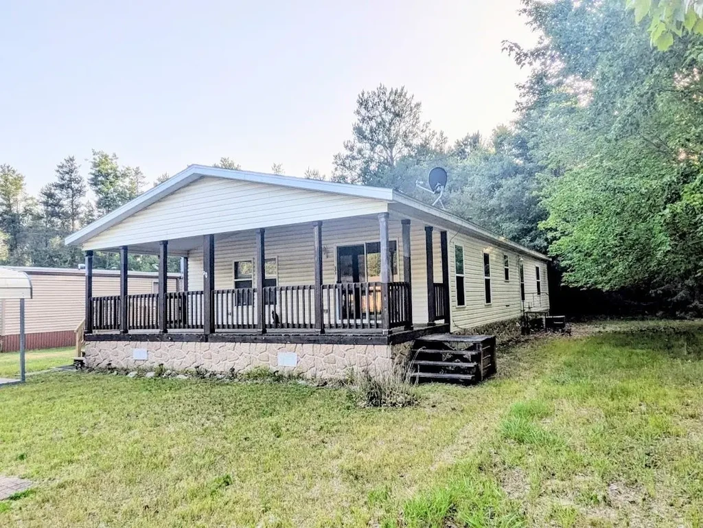 #7 - 1870 County Road F, Quincy