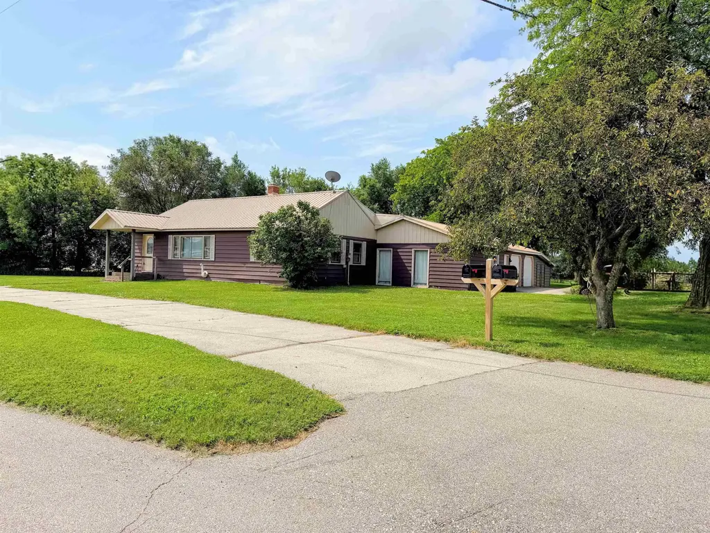 1733 S Marquette Road, Prairie Du Chien