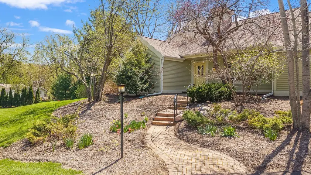 5655 Concord Drive, Fitchburg